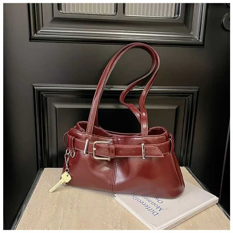 Fashionable design luxurious PU shoe bag super cool and personalized designer style handbag suitable for Wen 2025 Fi Hot S Y250318