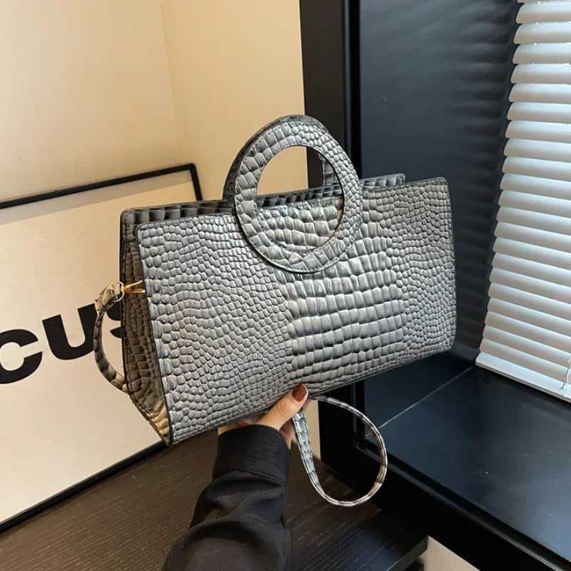 Fashionable Crocodile Pattern Square Bag Retro Versatile Crossbody Bag for Wen Mother Kids Bags for Girl Wen Handbag Bolso Z250318