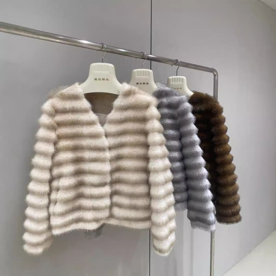 2024 Winter New V-neck Imitation mink Short environmentally friendly fur integrated high-end coat for women