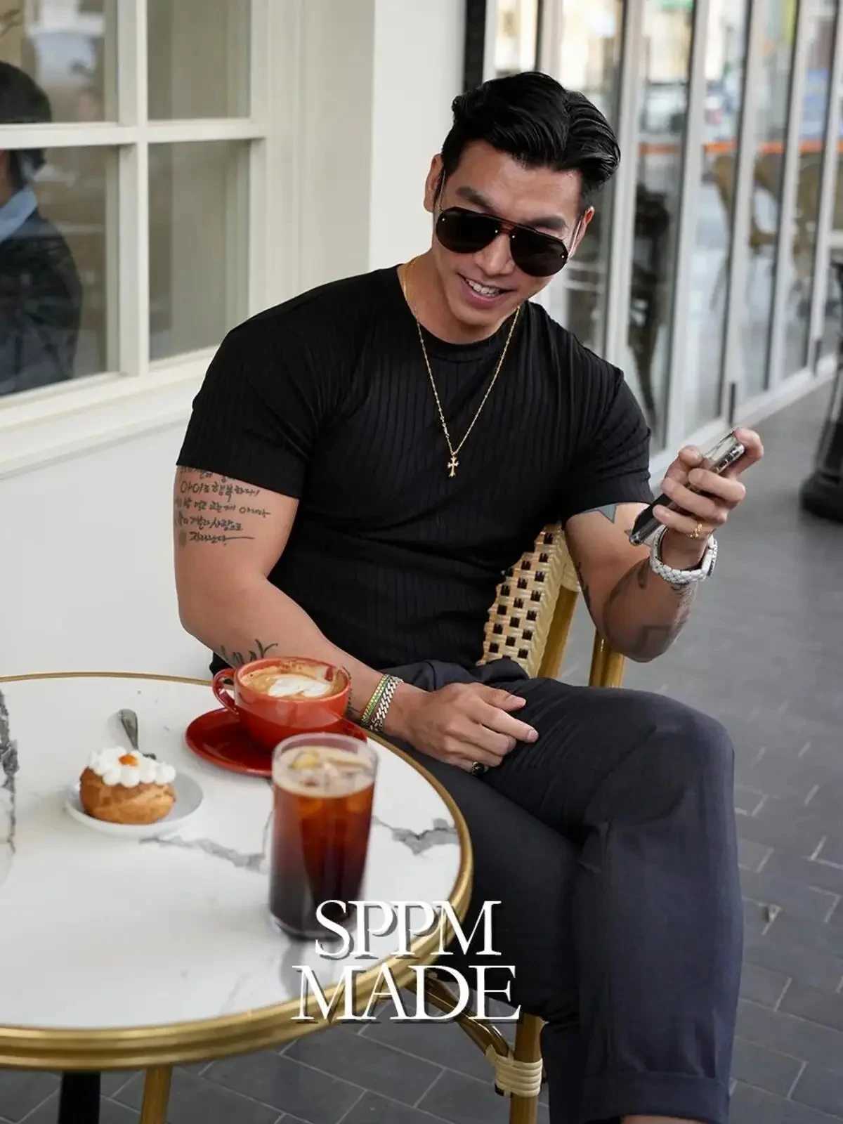 2024 New Fashionable Muscle Fitness Mens Summer Sports Fitness Leisure Round Neck Elastic Short Sleeve Vertical Stripe T-shirtT250318