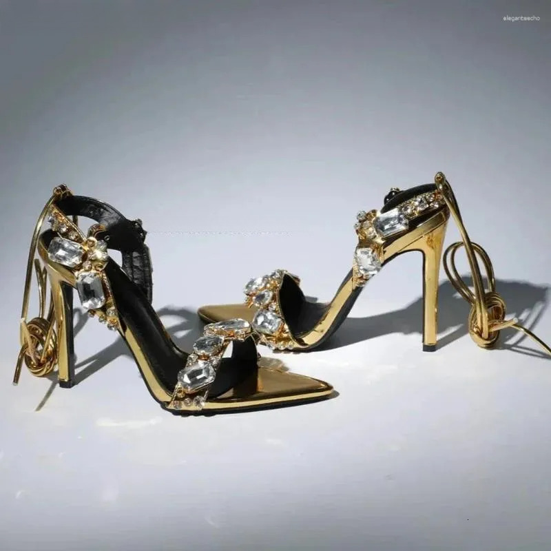 2025 S Fashion Designer Sandals Sexy Ankle Strap Golded Women Party Nightclub Stripper Heels High Quality Crystal Dia Pointed Toe Wedding Shoes