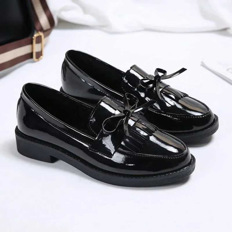 Womens Shoes Patent Leather Womens Shoes British Tassel Casual Womens Shoes Butterfly Knot Small Leather Shoes Comfortable ZapatosXJ250319