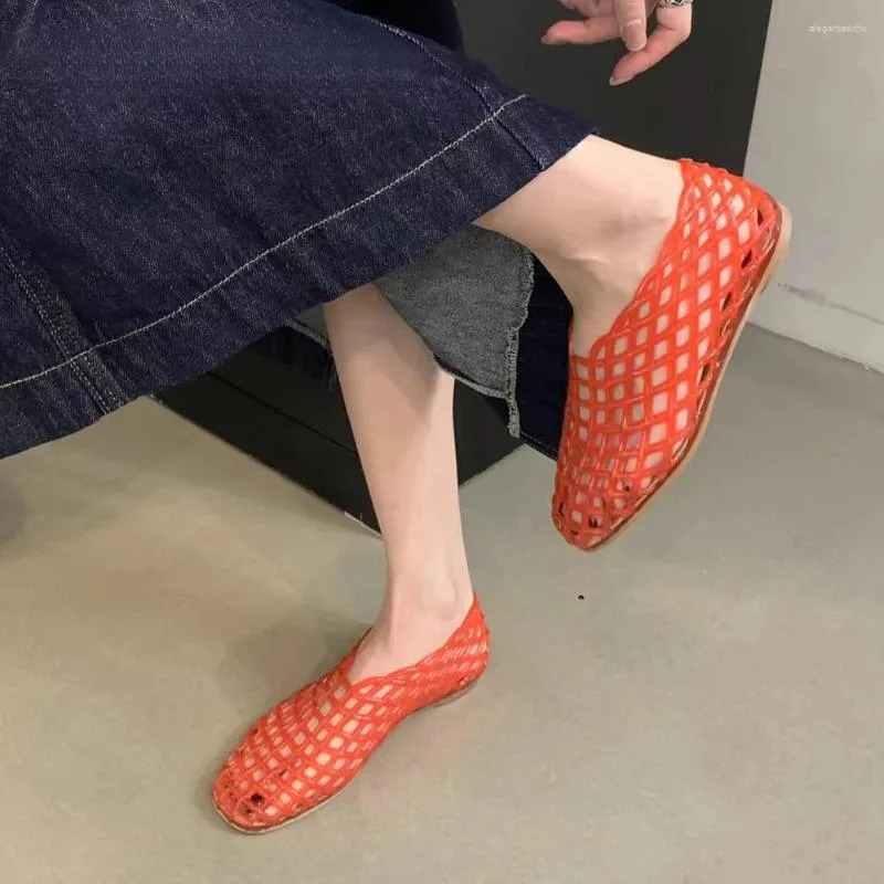 2025 S Fashion Designer Sandals Smile Circle Women Summer Outer Wear Versatile Simple Shoes Multicolor Casual Flat