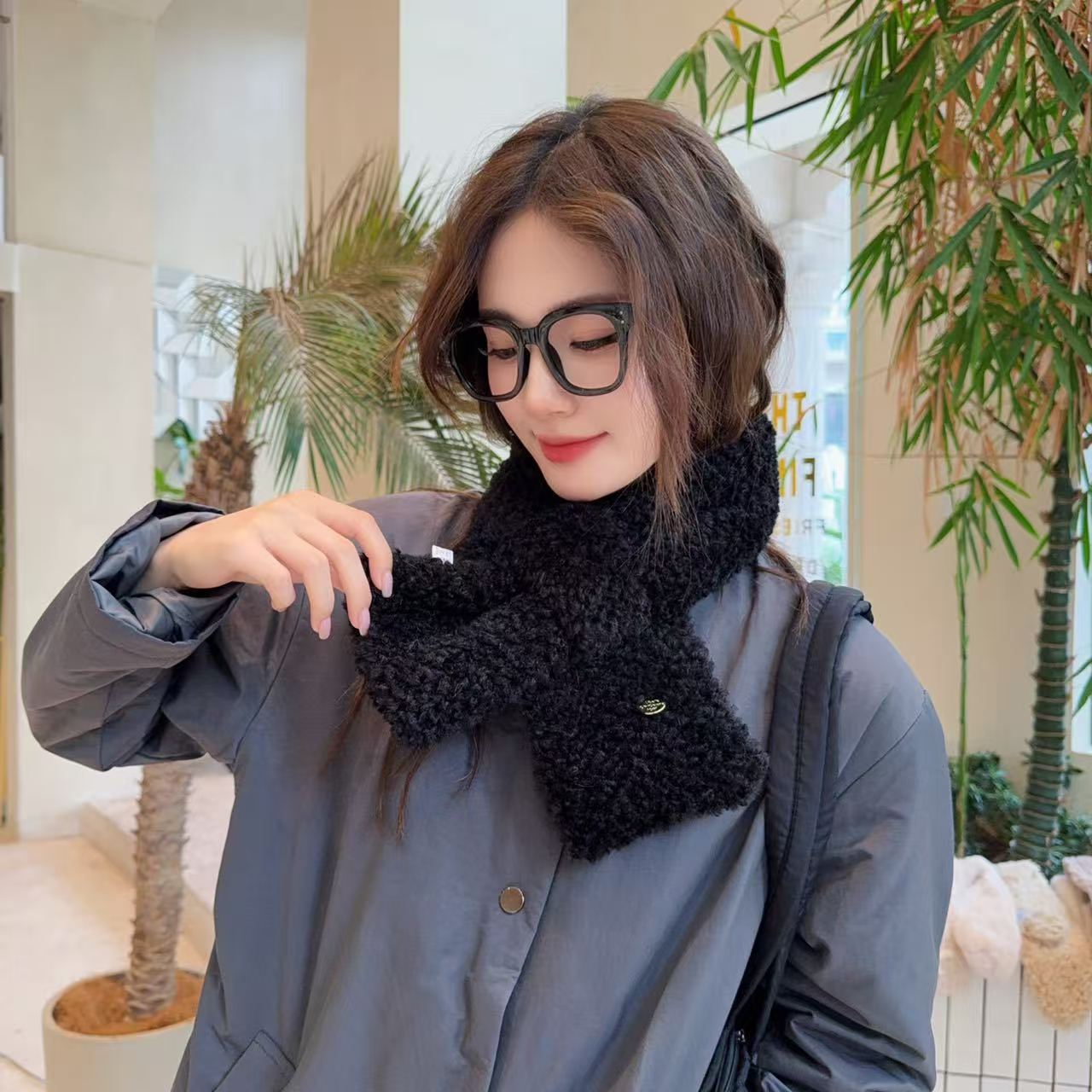 K173 Korean style Ankola red lamb wool scarf for women winter warm neck protection cross thick versatile plush scarf for students