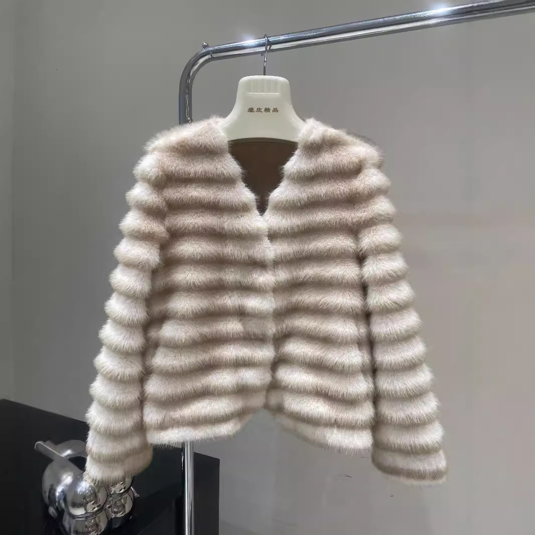 2024 Winter New V-neck Imitation mink Short environmentally friendly fur integrated high-end coat for women