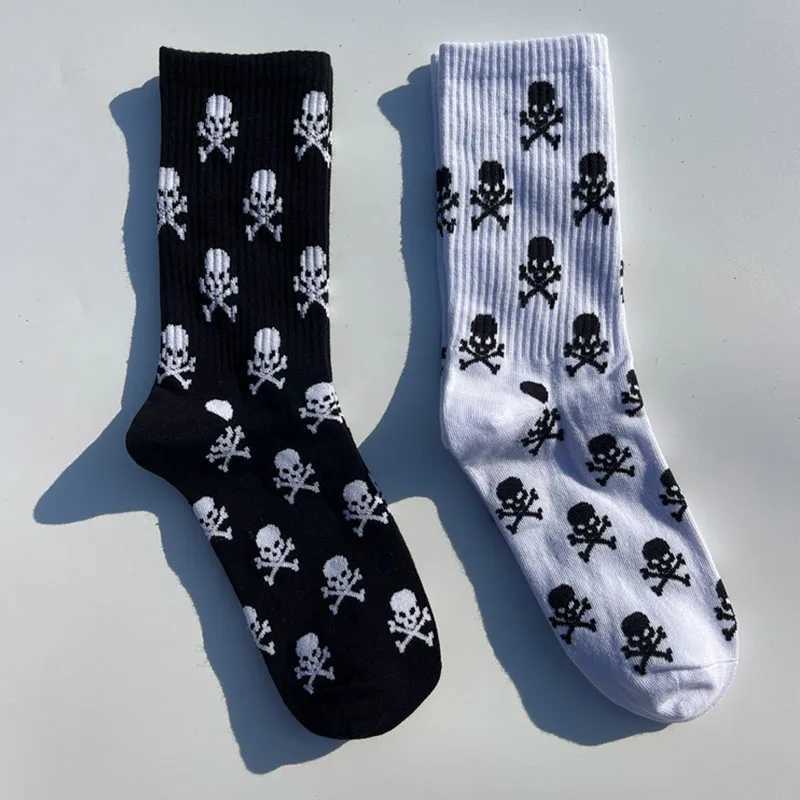 1 pair of mens hip-hop spider skull personalized skateboard socks X250319
