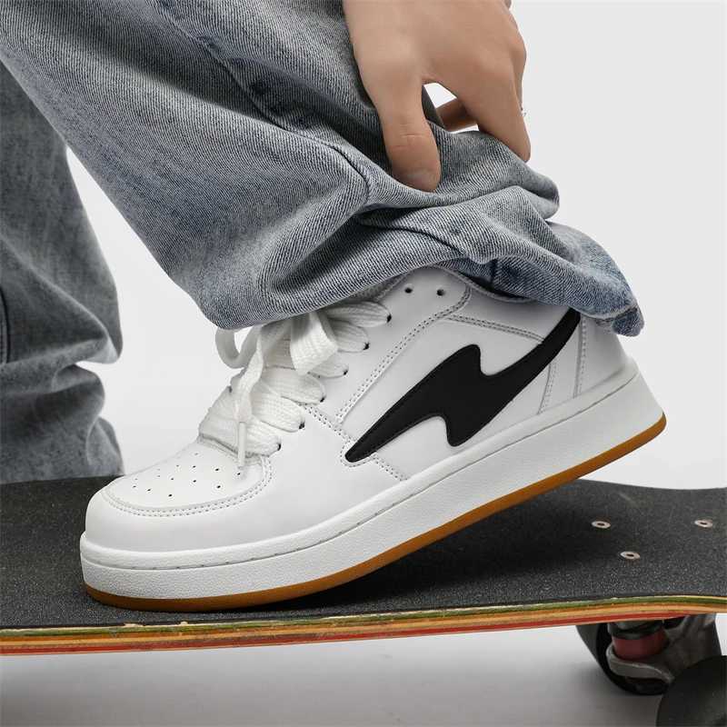 New comfortable and lightweight sports shoes for spring and summer 2025 casual breathable and durable running and sports shoes Y250318