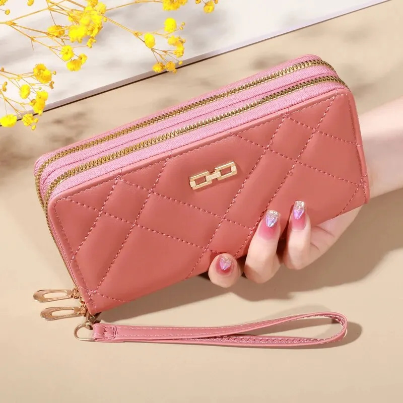 Chic Quilted Long Wallet for Women - Secure Zipper Multi Card Slot Machine Mobile Companion - Versatile Clutch for Every Occasion 250318
