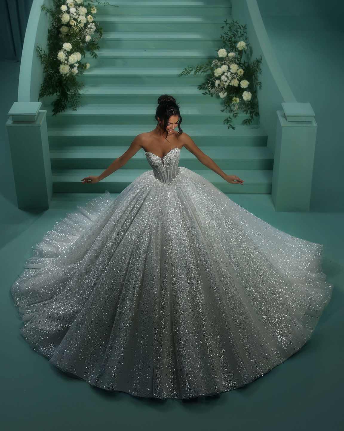 Exquisite Ball Gown Wedding Dresses With Sleeveless Tiered Lace Appliques Bling Sequins Bridal Gowns Elegant Luxury Dubai Custom Made Vestidos De Novi