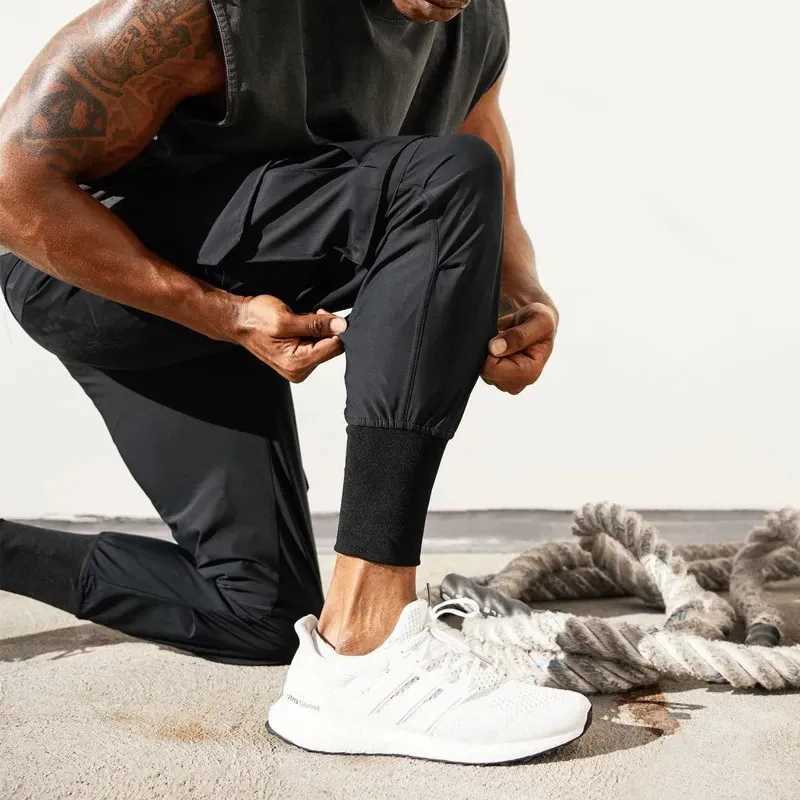 2023 New Mens Cargo Pants Summer Thin Loose Quick-Drying Elastic Leggings Running Training Sweatpants Casual Trend Trousers X250319