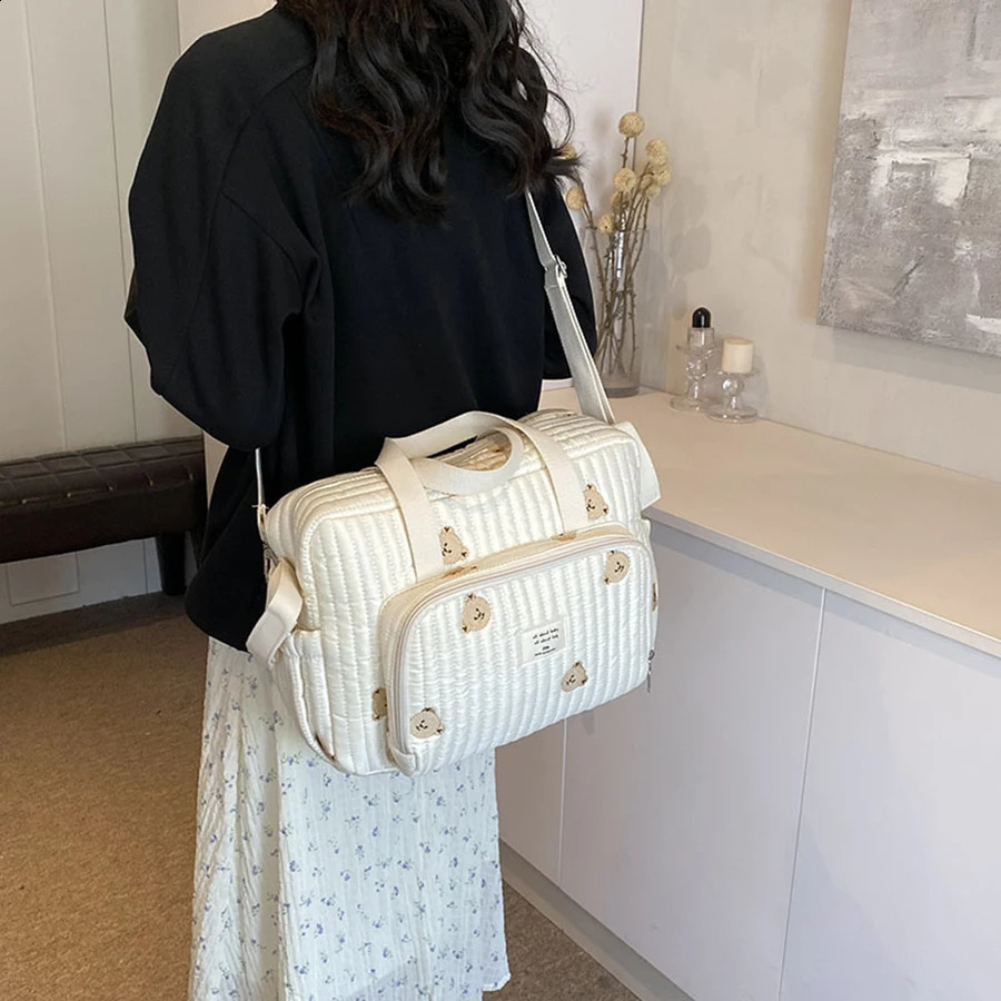 Cute Bear Flower Embroidery Pattern Baby Beige Cotton Fabric Zipper Diaper Handbag Luggage Bag 250319