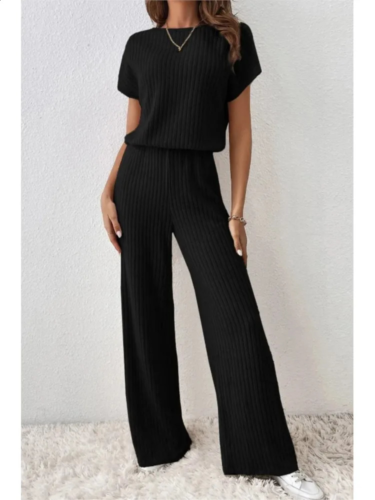 Women Spring Autumn Collection Solid Color Fine Pit Strip Fashion Shoulder Short Sleeve Knitted Set Top Pants Two Piece Set 250319