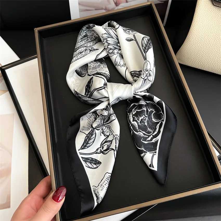 Black and white scarf 70X70cm square silk scarf classic retro printed scarf Kerchief Popar silk scarf strap set scarf X250319