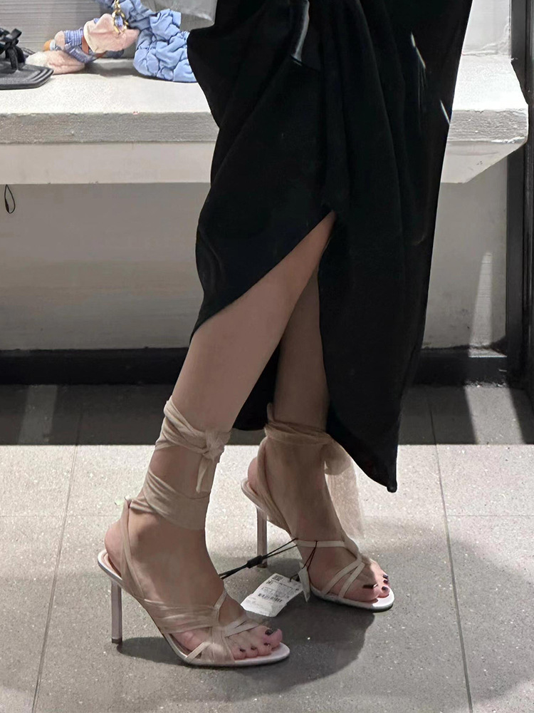Fashion Women Heels Sexy Padlock High Sandals Thin Single Strap Metal Stiletto Slippers Heel Shoes 240723
