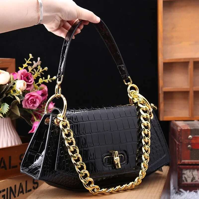 2024 New Spring Season Genuine Leather Crocodile Pattern Women's Crossbody Small Size Shoulder Sg Bag Fashion Style