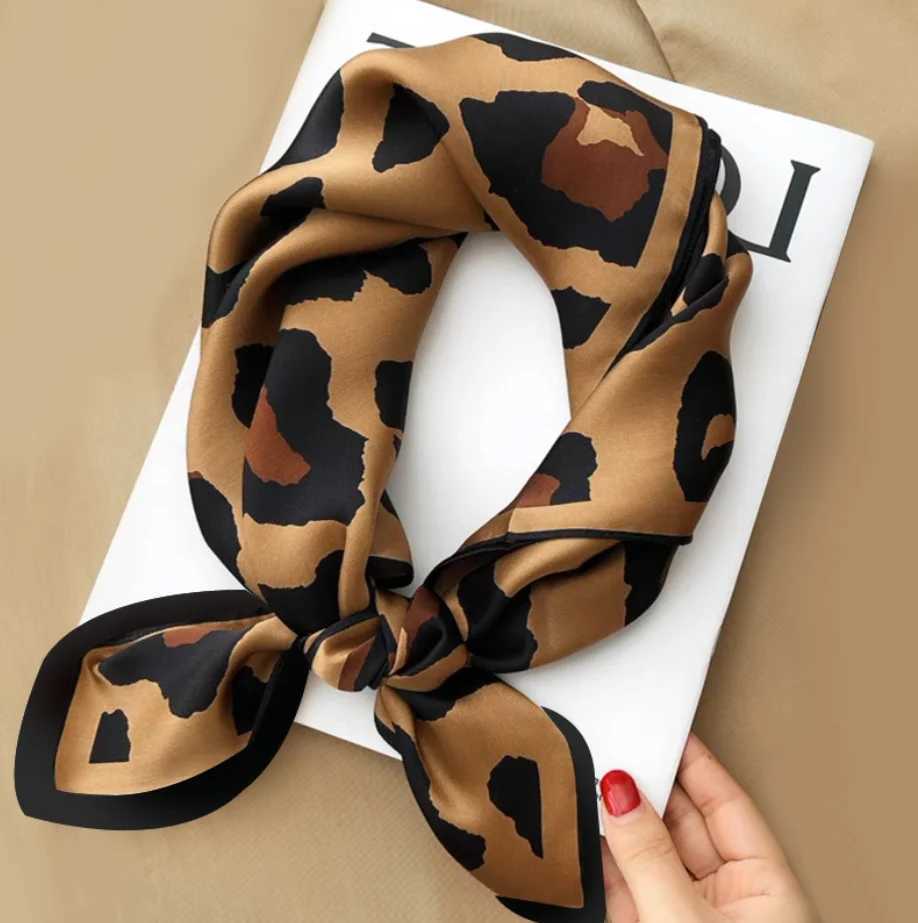 Fashion Wen Single Scarves 70x70cm Square Simated Silk Scarf Sunshade Beautif Color Beach Shawl Scarves Party Gift X250319