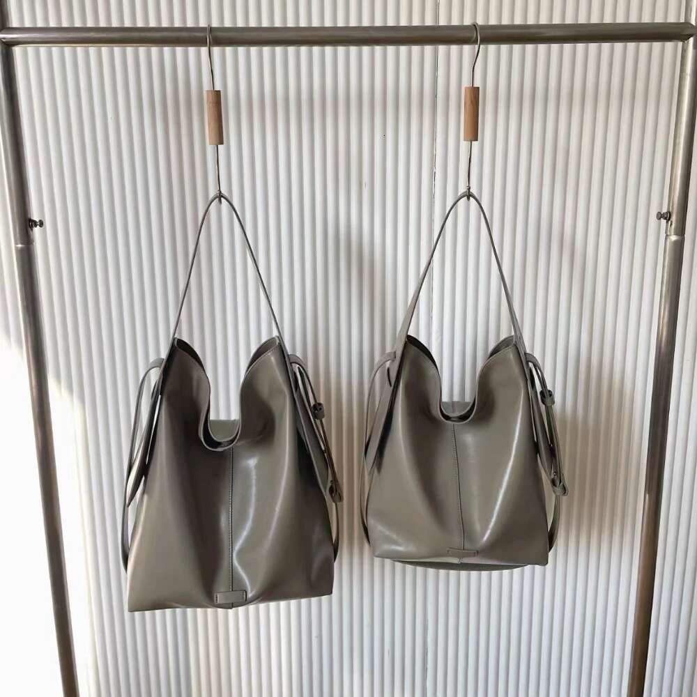 Stylish Easy To Clean Glossy Oil Wax Cow Leather Bucket Tote Slouchy Style Cement Grey Color Leisure Female Shoulder Bag Large