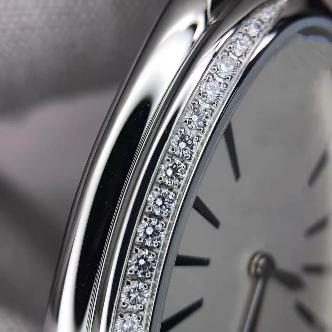 Designer Watches 33cm Snake Watch Women Watch Top Quality Small Diamonds Watches Quartz Electronic Movement Watch Set Valentines Gift