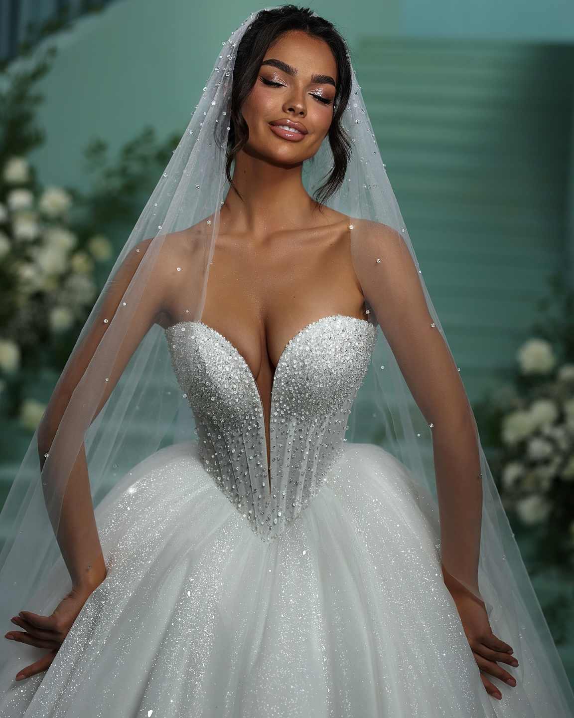 Exquisite Ball Gown Wedding Dresses With Sleeveless Tiered Lace Appliques Bling Sequins Bridal Gowns Elegant Luxury Dubai Custom Made Vestidos De Novi