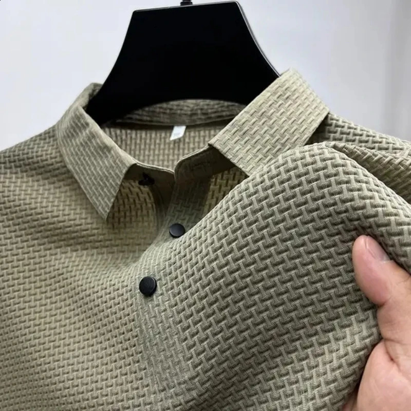 Summer Mens Silk Hollow Knitted Polo Shirt Korean Fashion Business Leisure Comfortable and Breathable Short Sleeved Top 250319