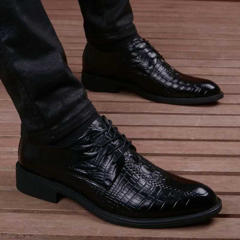 Mens leather flat shoes for spring and summer all Malaysian mens business shoe set UK casual middle-aged and elderly dad Oxford shoesXJ250319