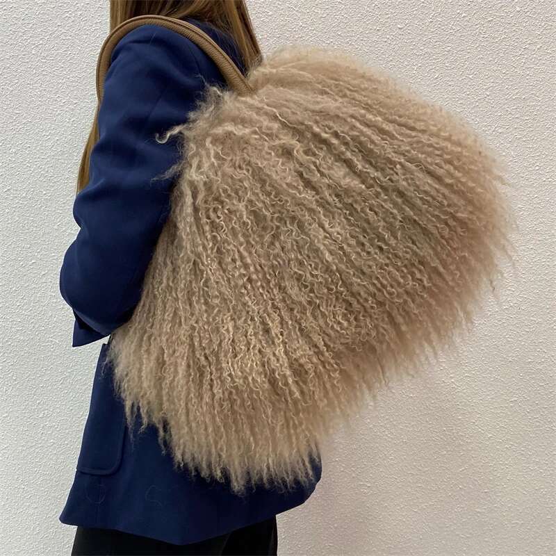 Factory Wholesale New Fashion Design Real Mongolian Lamb Sheep Fur Shoulder Bag