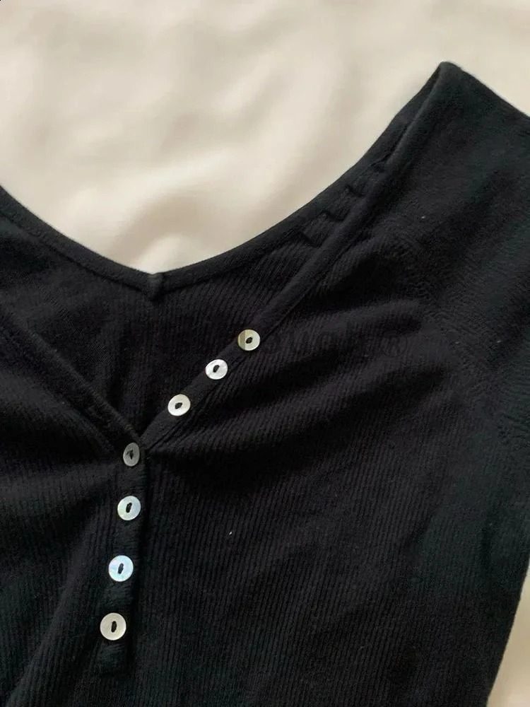Casual Vintage Solid Skinny Short Sleeve Women Fashion Retro Slim V Neck T Shirts Female er Chic Ruffle Thin Blouse 250319