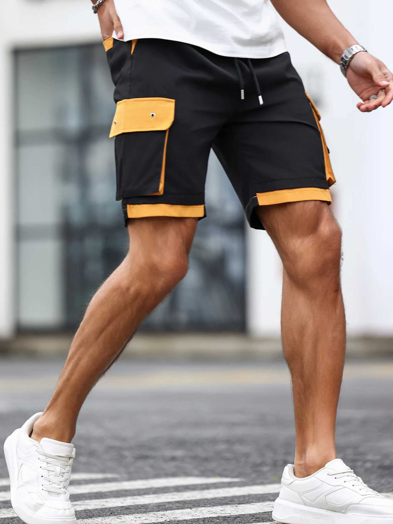Mens fashionable waist bag cargo shorts used for summer outdoor leisure and work decorative comparison W250319