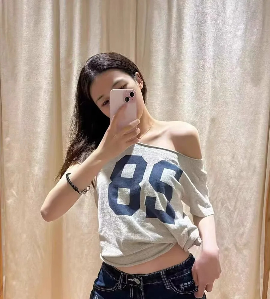 Women 28 Graphic Print Raw Hem Crop Top Summer Slash Neck Short Sleeve Cotton Cropped Tees American Vintage Streetwear T-shirts 250319