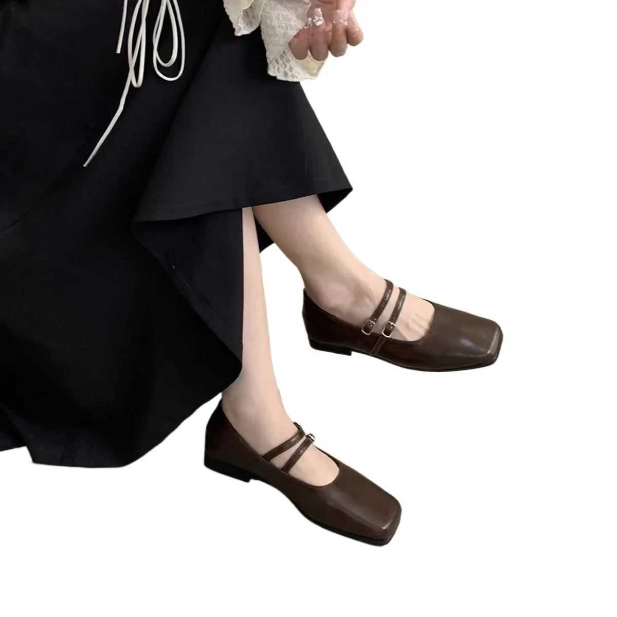 Spring Womens Square Toe Mary Jane Shoes Fi Soft Leather Shallow Flat Shoes Suitable for Womens Outdoor Dresses Student Lolita ShoesXJ250319