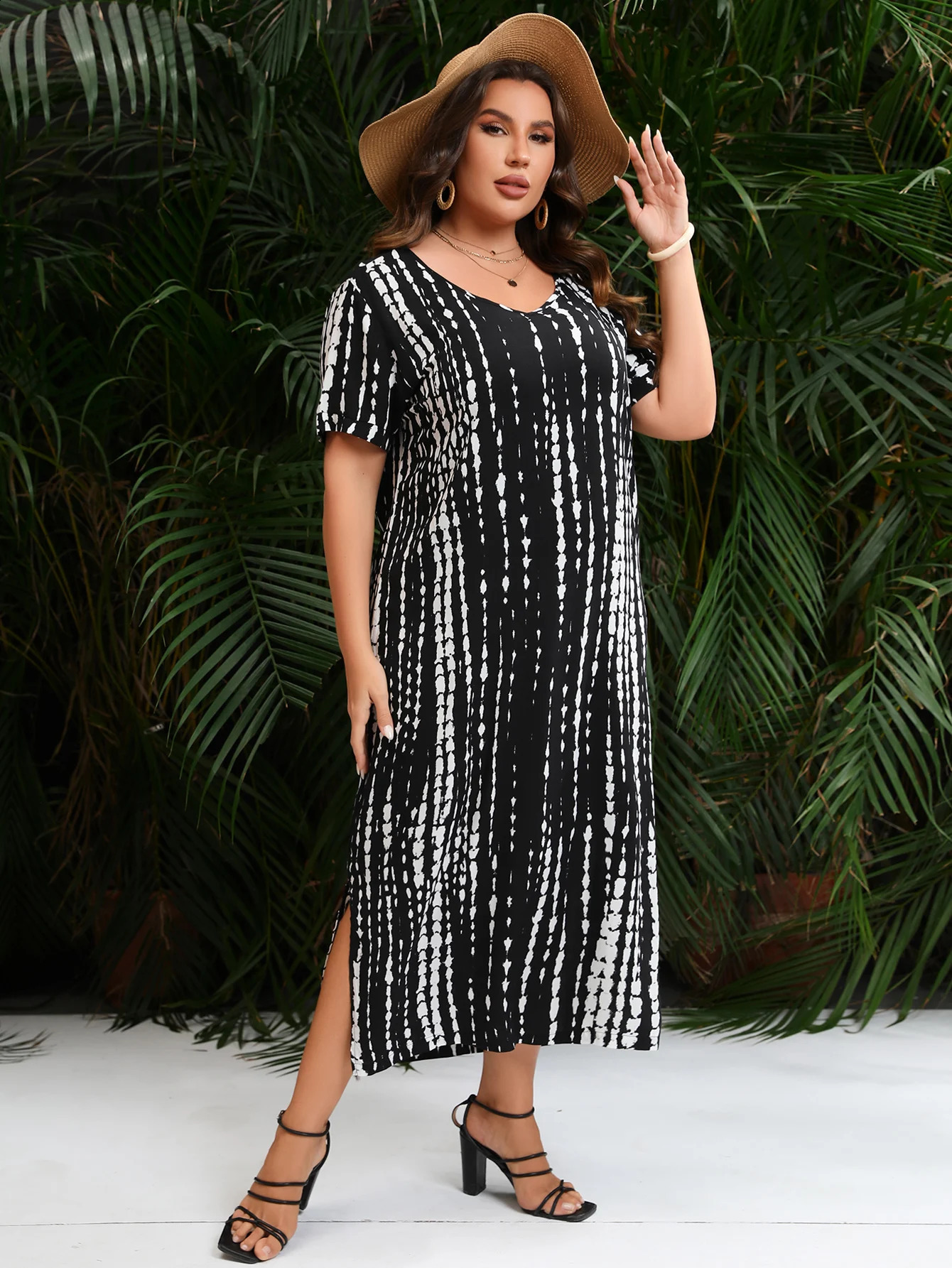 Plus size womens dress 2024 summer Vneck short sleeved white black striped printed casual loose oversized long skirt 250319