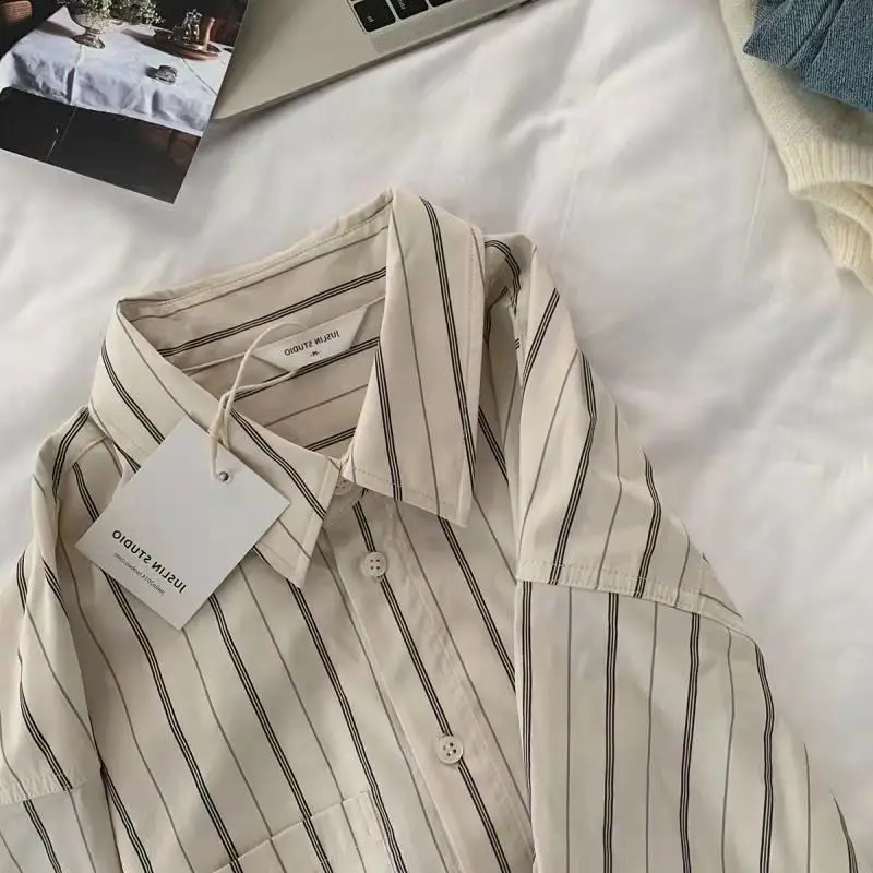 Vertical striped shirt women long sleeve Korean version of Hong Kong style basic fold to wear top 250319
