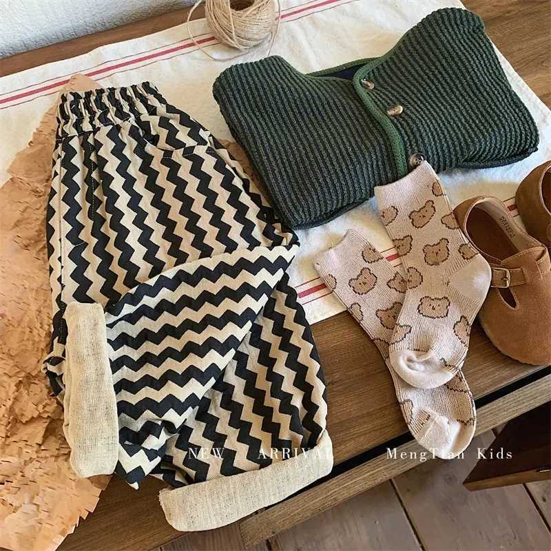 2024 Spring/Summer New Korean striped casual simple baby boy harem pants childrens clothing childrens pantsT250318