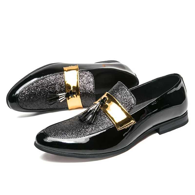 Hot selling mens flat bottomed black gold formal Pahwork shoes PU leather casual mens dress shoes 2020 new Zapatos HombreXJ250319