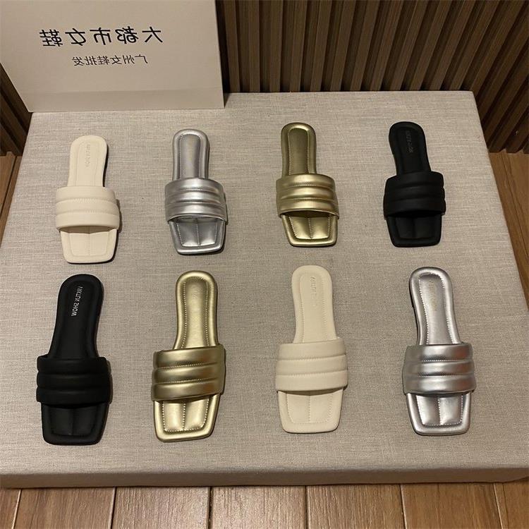 Hot new free shipping designer slippers for womens flat slippers black beige sliver gold Summer new fashionable casual flat and comfortable slippers