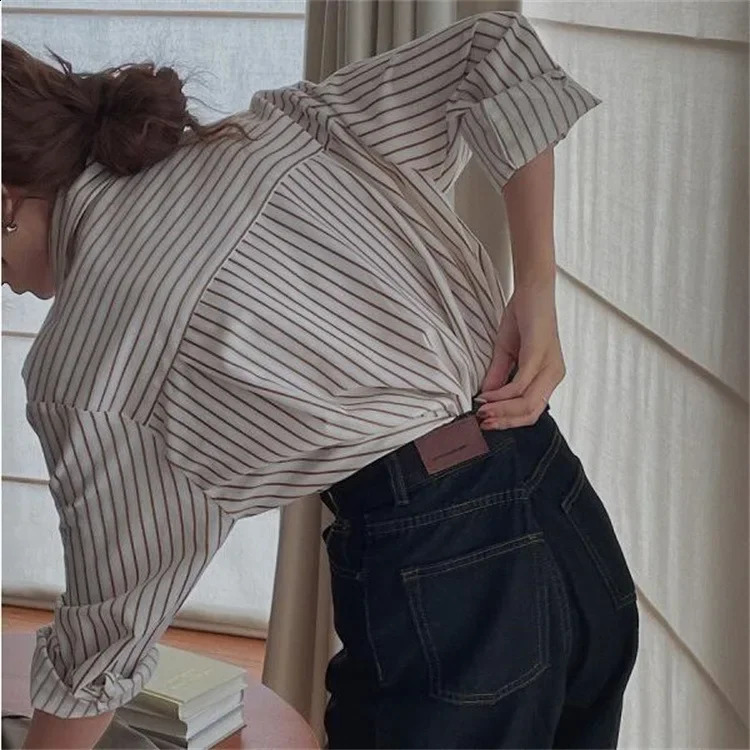 French striped womens autumn long sleeved retro niche Hong Kong style layered collar shirt and winter 250318