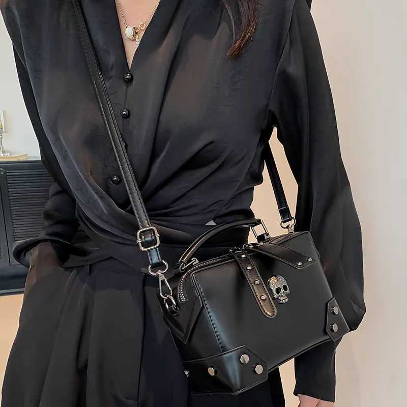 New Arrival Women Gothic Punk Square Small Crossbody Handbag with Top Handle Skull Crosses Chain PU Leather Shoulder Lady Bag Handbag Purse T250318
