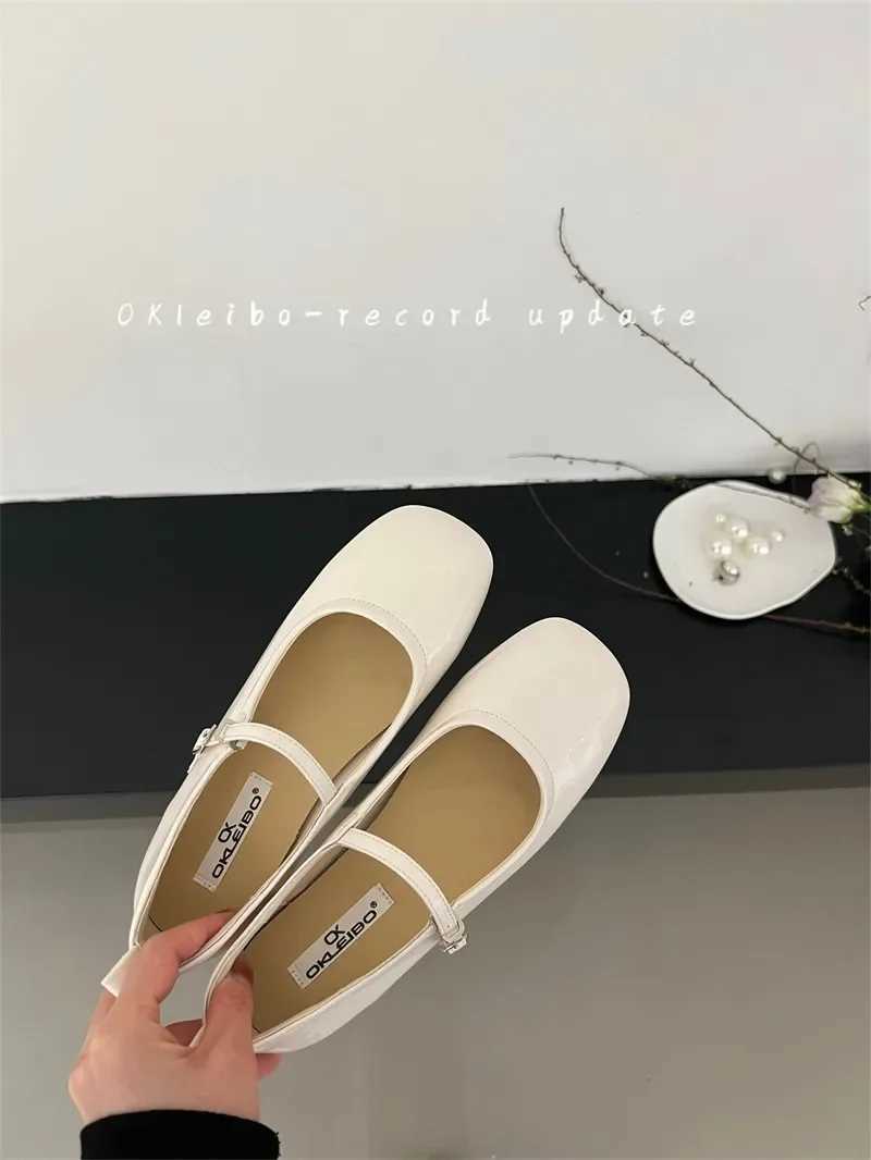 Brand Flat Bottom Mary Jane Womens Shoes French and Line Buckle Red Womens Patent Leather Ballet Shoes Trend Size 33-44XJ250319