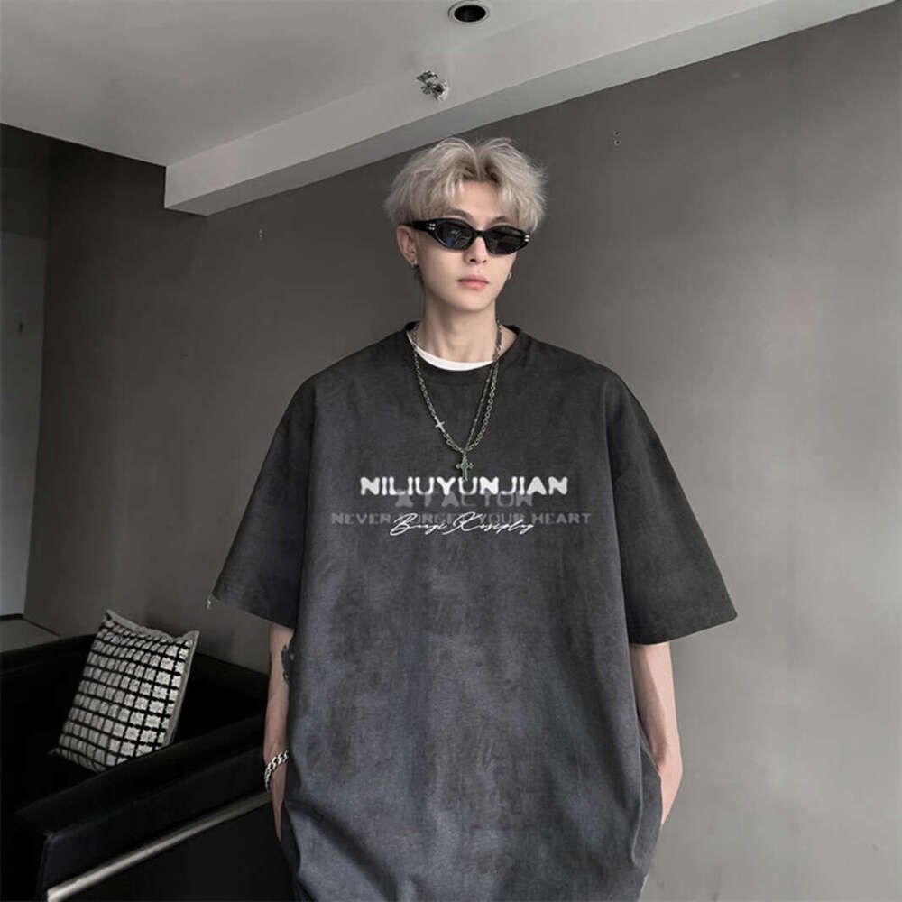 American tie dye short men in the summer of 2025, new style, cool and trendy brand, loose half sleeved T-shirt for teenagers