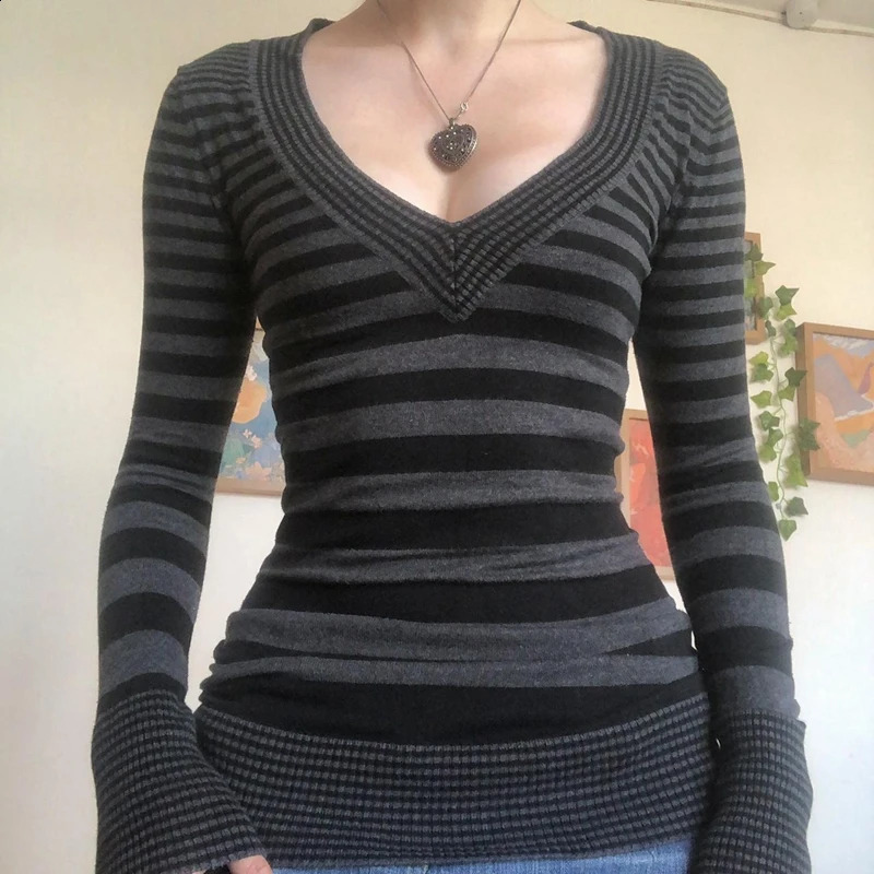Y2K Grunge Emo 00s Vintage T Shirt Black Grey Striped V Neck Long Sleeve Jumper Tops Chic Women Autumn Retro Mall Goth Tees 250319