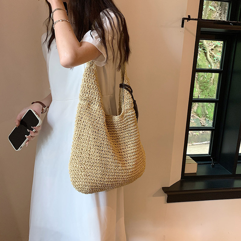 Summer Single Shoulder Large Capacity Seaside Vacation Grass Women's Fashionable Beach Bag, Lazy And Relaxed Woven Crossbody Bag Fashion Shoulder
