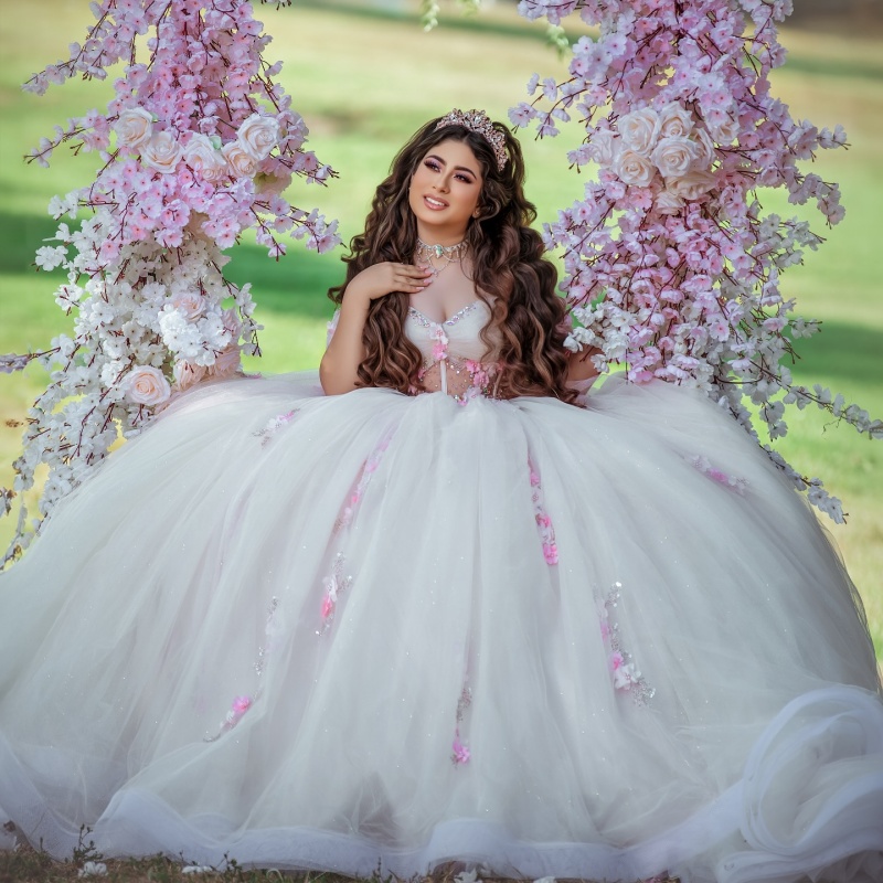 White Shiny Off Shoulder Quinceanera Dresses Applique Flower Beads Tull Party Birthday Sweet 16 Dress Vestidos 15 De anos