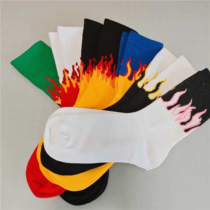 2Pairs Mens Cotton Mens Casual Flame Printed Hip Hop Socks Unisex Harajuku Womens Suffocating Socks Mens Skateboarding Socks 2024 New Edition X250319