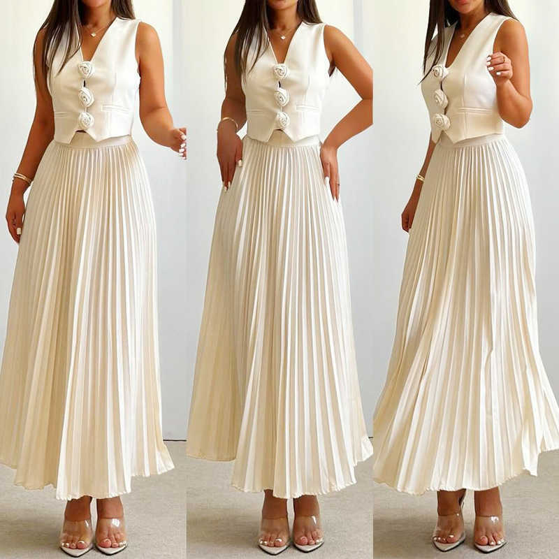 Set of women's summer sleeveless vest, heavy-duty half body pleated long sleeved women's clothing, high-end two-piece set 250315