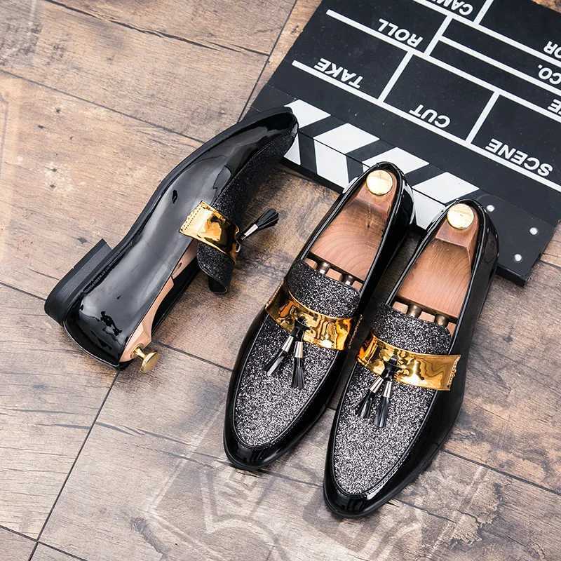 Hot selling mens flat bottomed black gold formal Pahwork shoes PU leather casual mens dress shoes 2020 new Zapatos HombreXJ250319