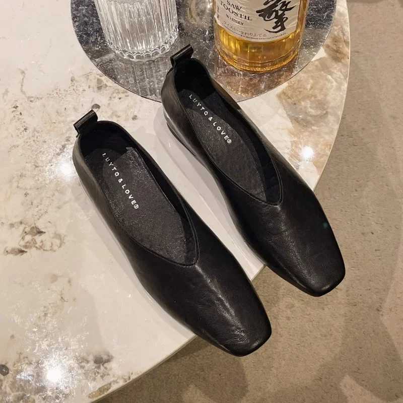 Womens Loafers Genuine Leather Luxury Shoes Sss Grade Sier High Heels Gold Pump Square Toes Elegant Mary Janes Womens ShoesXJ250319