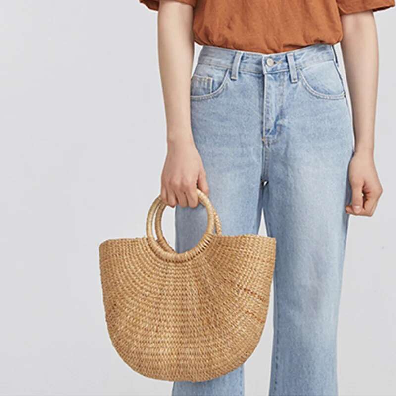 2020 New High Quality Tassel Rattan Bag Beach Straw Totes Bag Bucket Summer Bags With Tassels Women Handbag Braided