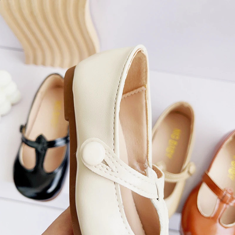 Girls Soft Bottom Glossy Flat Small Leather Shoes Childrens British Style Female Baby Princess 250319