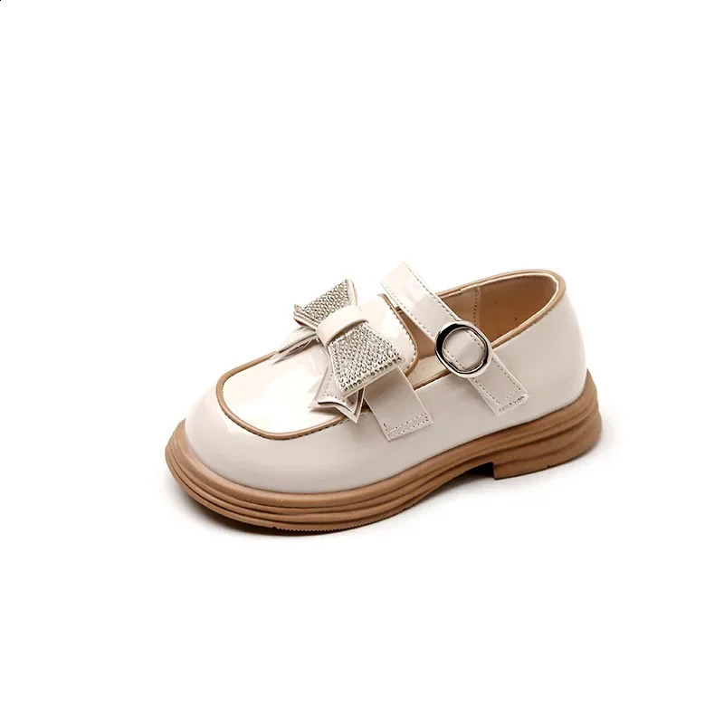 Childrens casual shoes childrens leather girls party apartments slippers bowling Lolita 250319