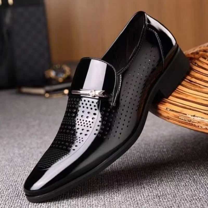 Pointed Toe Mens Social Shoes Patent Leather Dress Shoes Mens Breathable Summer Bright Top 2024 Style Casual Business ShoesXJ250319